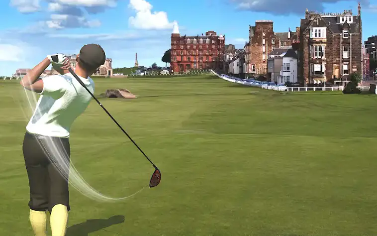 Pancada de saída diante dos edifícios de St Andrews, no WGT Golf